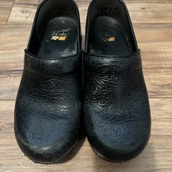 Dansko Black Embossed Leather Clogs Black Size 37 XP 2.0 - Picture 1 of 4